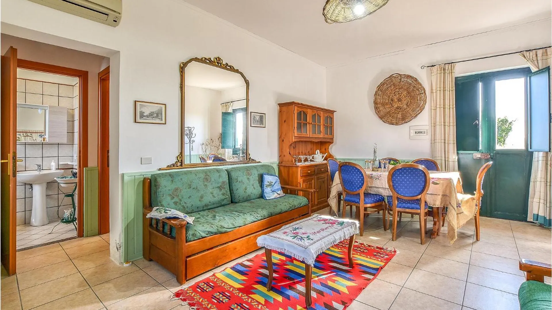 Gorgeous Home In Paterno باتيرنو إيطاليا